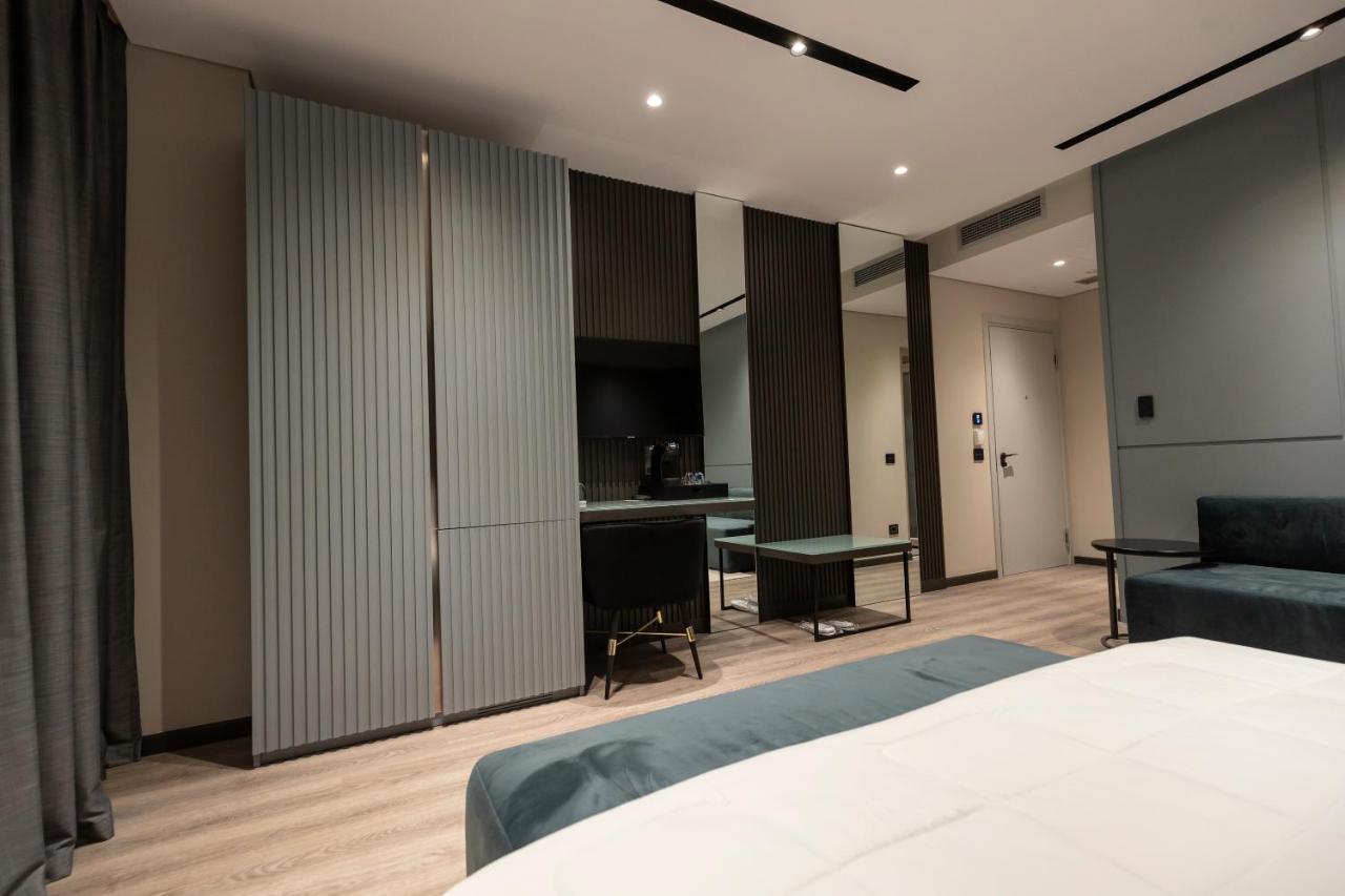 Demi Hotel Sarandë Esterno foto