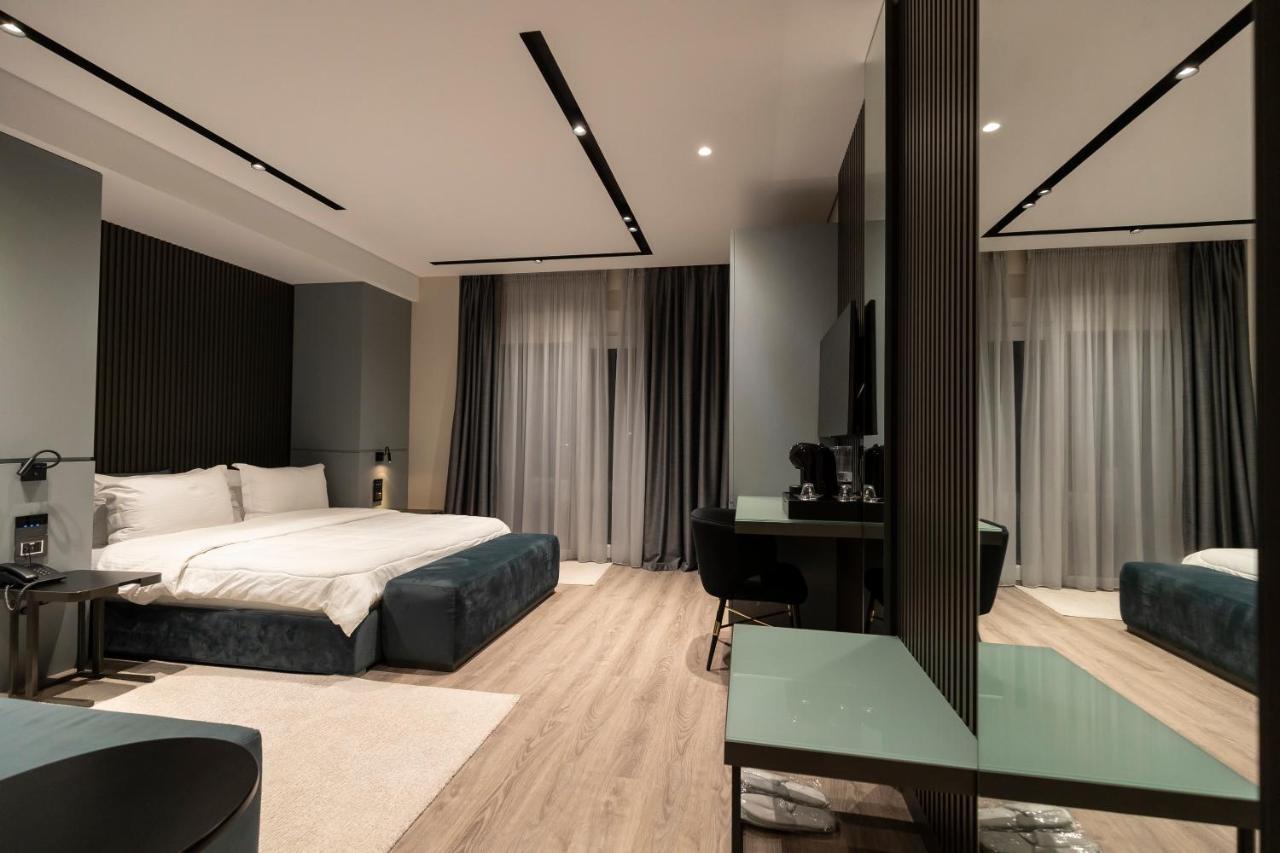 Demi Hotel Sarandë Esterno foto