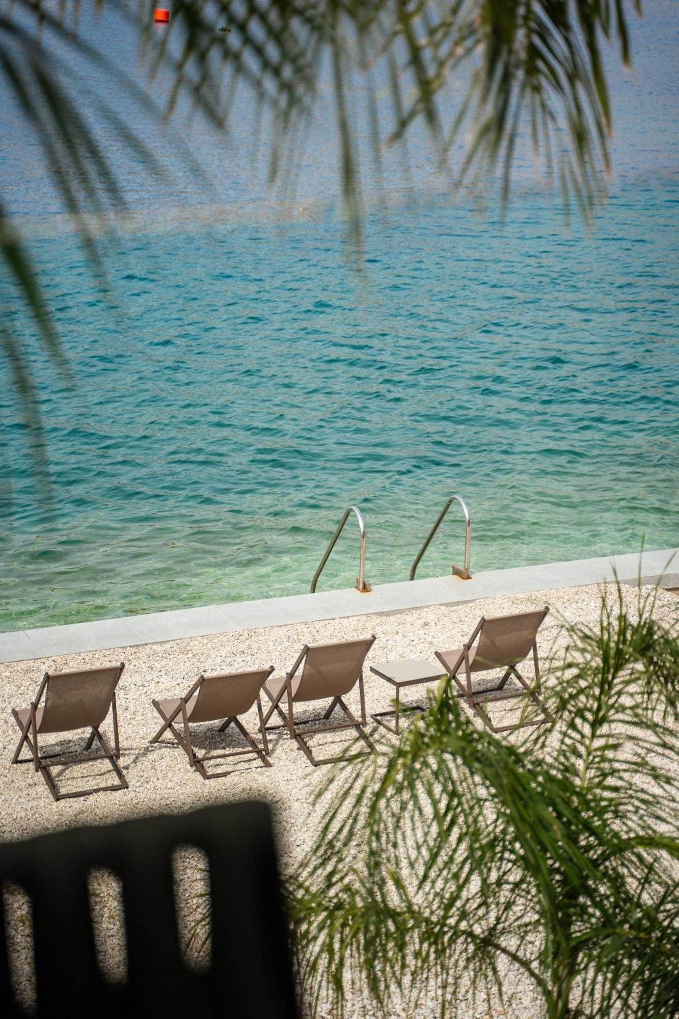Demi Hotel Sarandë Esterno foto