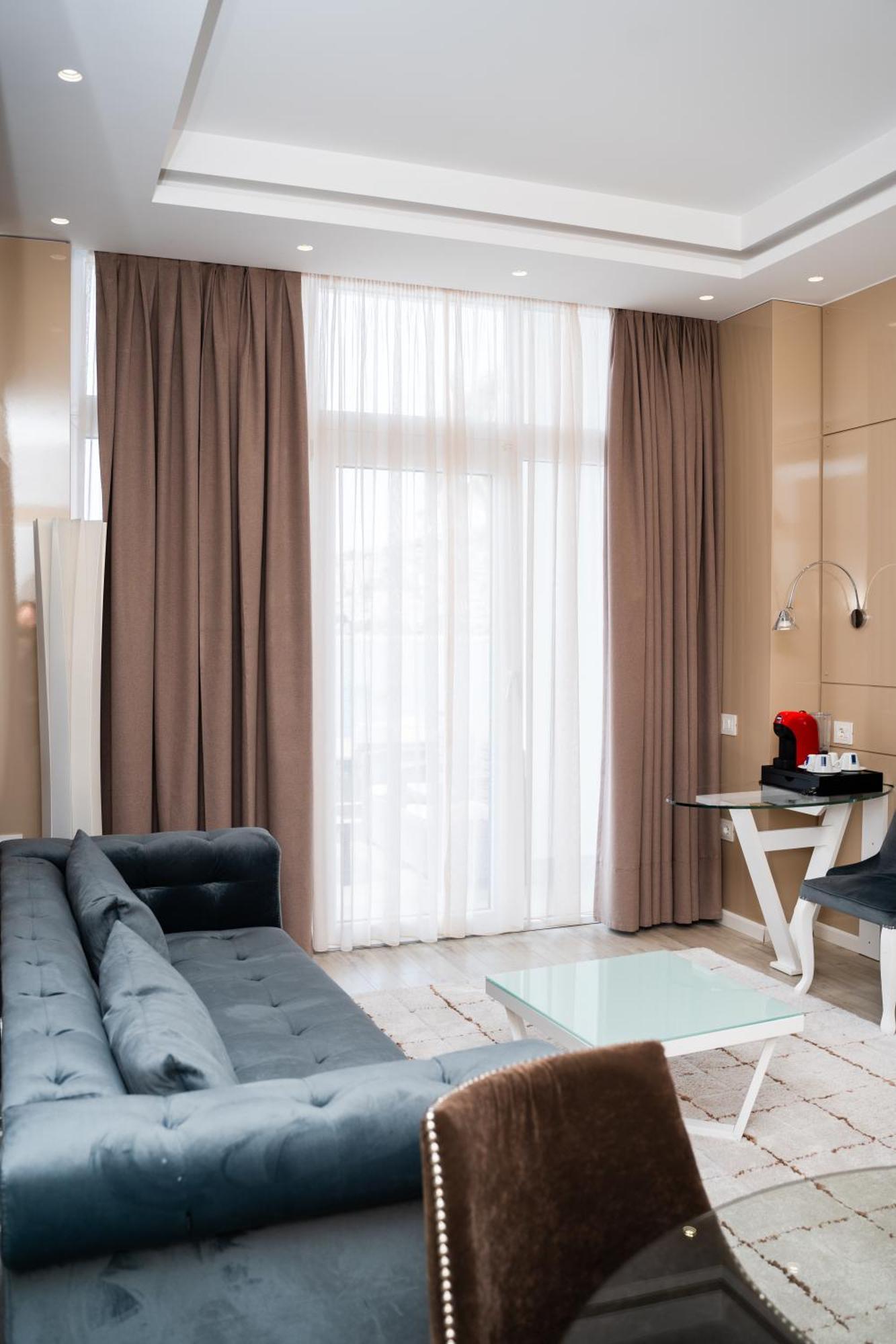 Demi Hotel Sarandë Esterno foto