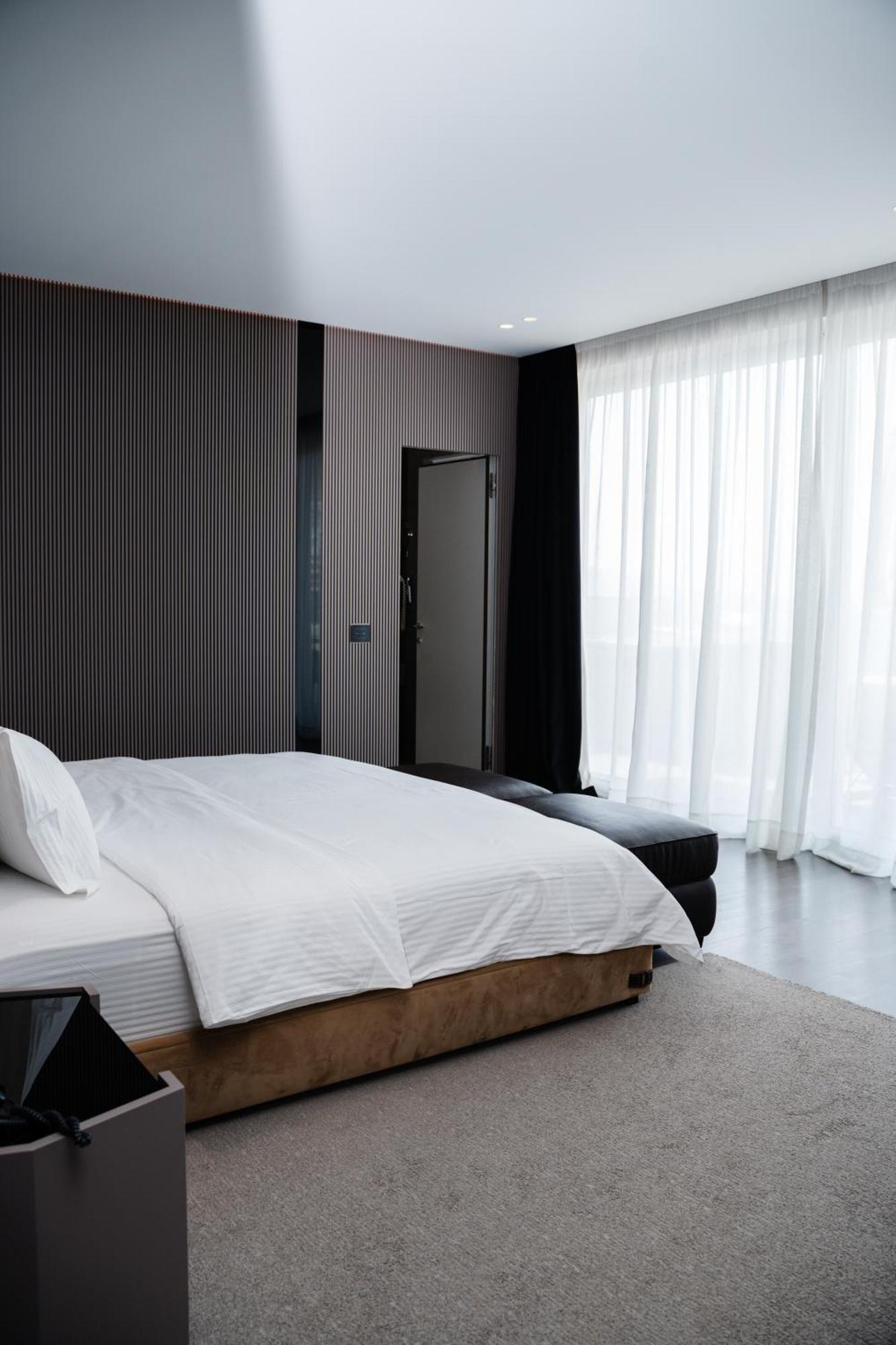 Demi Hotel Sarandë Esterno foto
