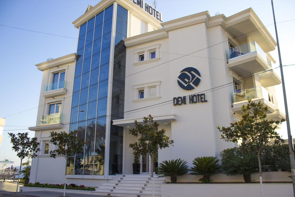 Demi Hotel Sarandë Esterno foto