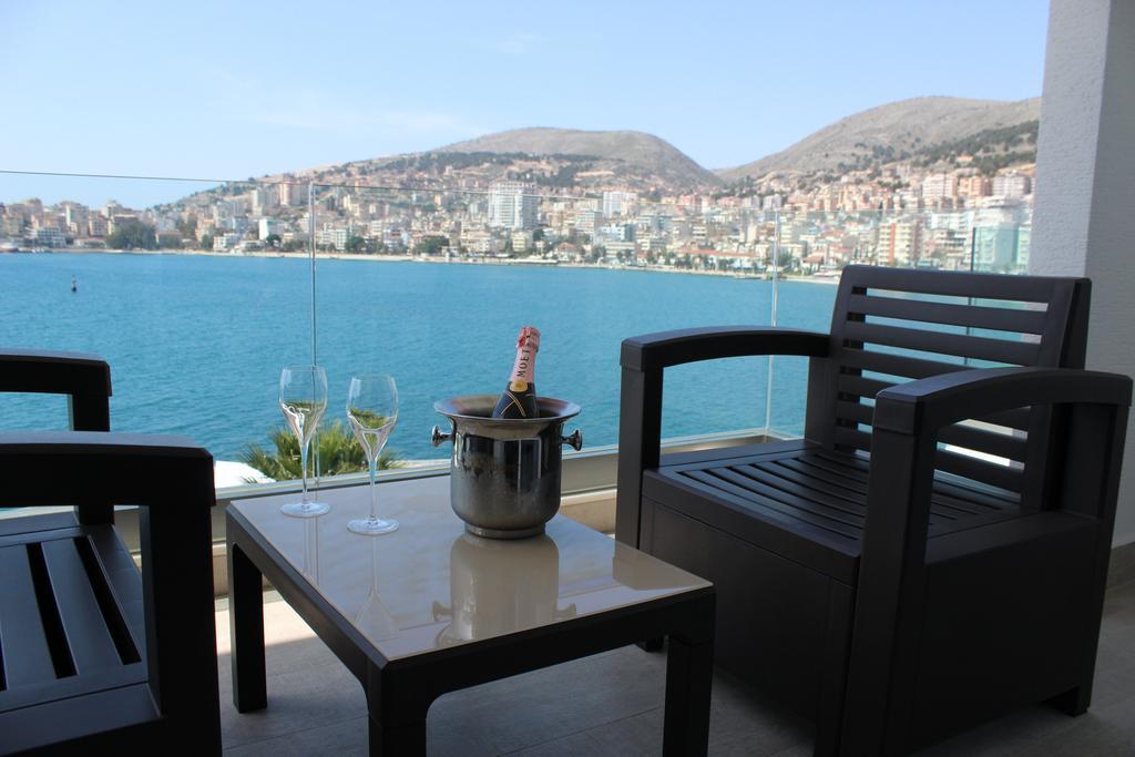 Demi Hotel Sarandë Esterno foto