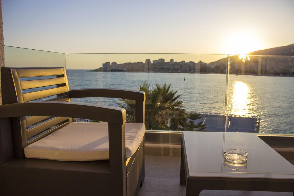 Demi Hotel Sarandë Esterno foto