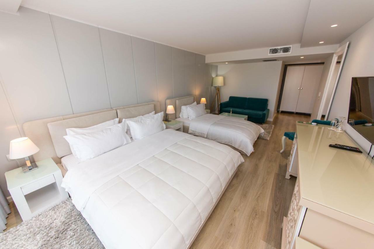 Demi Hotel Sarandë Esterno foto
